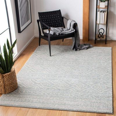 SAFAVIEH Area Rug 8x10 - Tulum Collection - Large - Light Grey & Ivory, Moroccan Boho Distressed Design, Non-Shedding & Easy to Clean, Ideal for Living Room, Bedroom, Dining Space (TUL267F)
