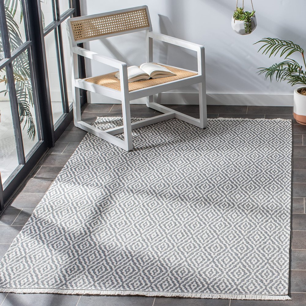 SAFAVIEH Area Rug 8x10 - Augustine Collection - Large - Grey & Ivory, Geometric Fringe Design, Easy Cleaning, Ideal for Living Room, Bedroom, Office, Dining Space (AGT484F)