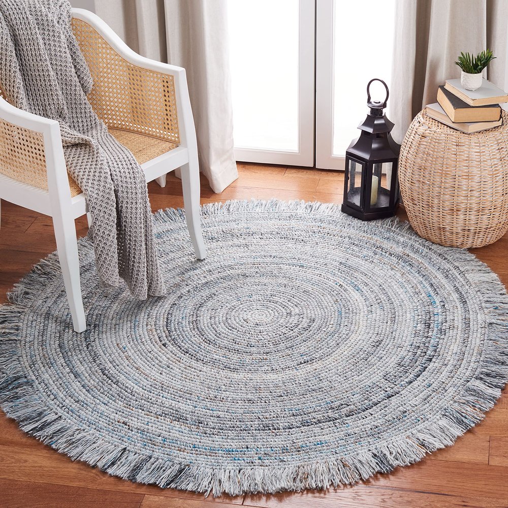 SAFAVIEH Braided Collection Area Rug - 4' Round, Grey & Blue, Handmade Country Cottage Fringe Reversible, Ideal for High Traffic Areas in Living Room, Bedroom (BRD950M)