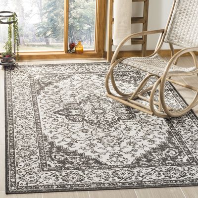 SAFAVIEH Washable Rug Outdoor Linden Collection - 3' x 5', Light Grey & Charcoal, Non-Shedding & Easy to Clean, Ideal for Patio, Backyard, Mudroom (LND137A)