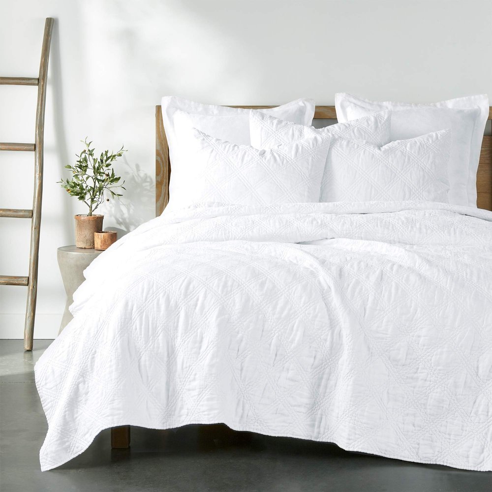 Levtex Home - 100% French Flax Linen Front/100% Cotton Back - King Quilt - French Flax Washed Linen - White - Quilt Size (106 x 92in.)