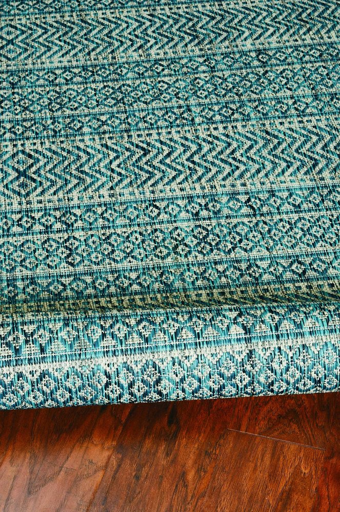 HomeRoots 5'X7' Teal Machine Woven Uv Treated Tribal Indoor Outdoor Area Rug