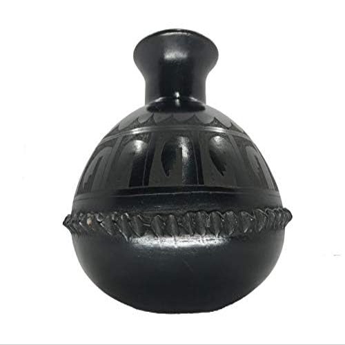 Black Pottery Wavy Rounded Shape Vase Sgraffito Design