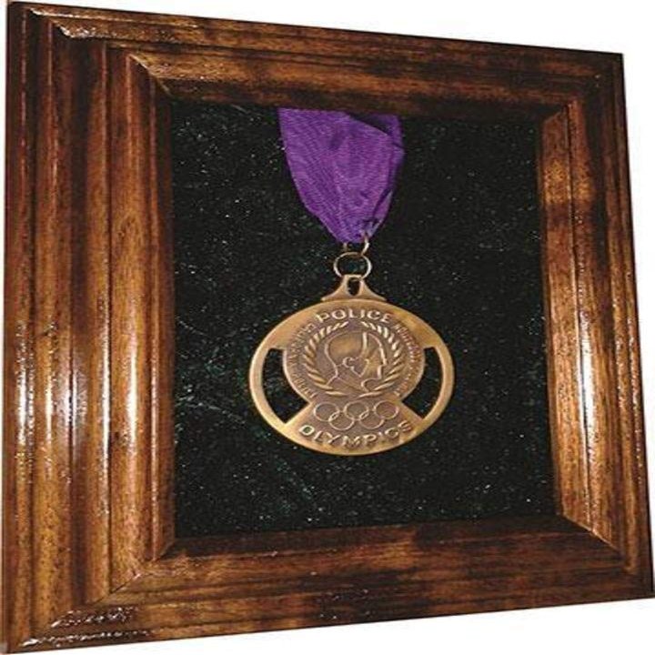 Flags connections Single Medal Display Case - 5x7 Walnut (Blue Velvet).
