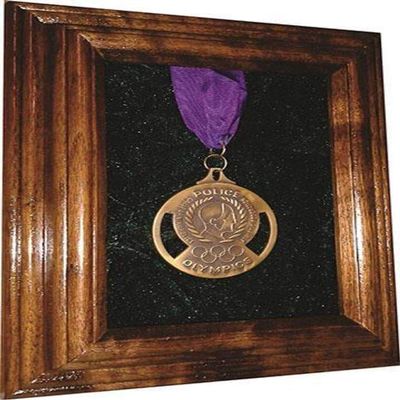 Flags connections Single Medal Award Display Case - 5x7 Walnut (Green Velvet).