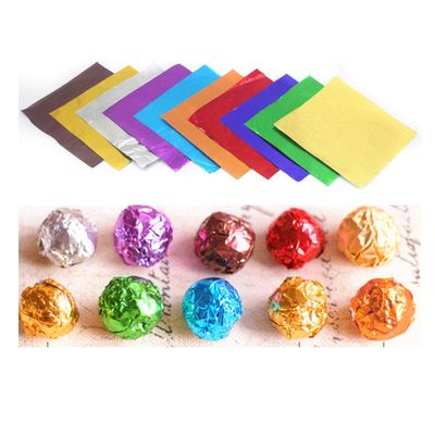 200 Pcs 10 Colors Candy Packaging Decoration Chocolate Candy Wrappers Aluminium Foil Paper Wrapping Papers Square Sweets Lolly Paper Food Candy Tin Foil Wrappers (3.94x3.94 inches)