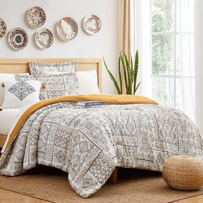 Modern Threads Conga 8-Piece Printed All Season Down Alternative Complete Bedding Set with Matching Shams, Decorative Pillows and Sheets California King