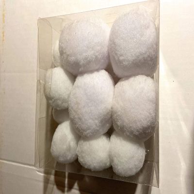 Raz import Box of Artificial Snowballs - 4 Large & 6 Small