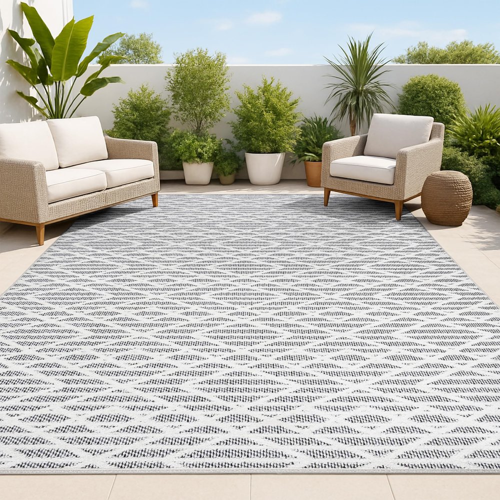JONATHAN Y Moroccan Diamond Indoor Outdoor Area Rug 4X6 Black/Ivory, Ararat High-Low Pile Modern for Backyard, Patio, Porch, Easy-Cleaning, High Traffic, Pet-Friendly, Non-Shedding (SBH105B-4)