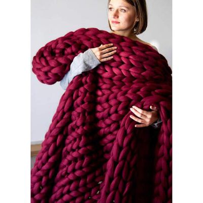Chunky Knit Throw Blanket - Beautiful Home Decor - Soft Chenille Yarn - Pet Mat, Baby Blanket, Gift - Warm Soft Cozy for Sofa Bed Machine Washable