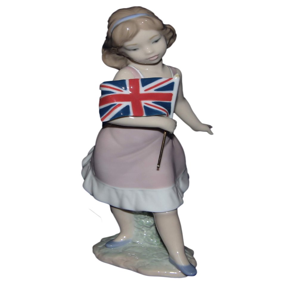 Lladro Figurine: 8604 Pride of Your Kingdom