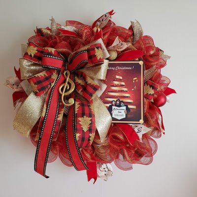 Christmas Musical Wreath, O Come All Ye Faithful, Red and Gold Christmas