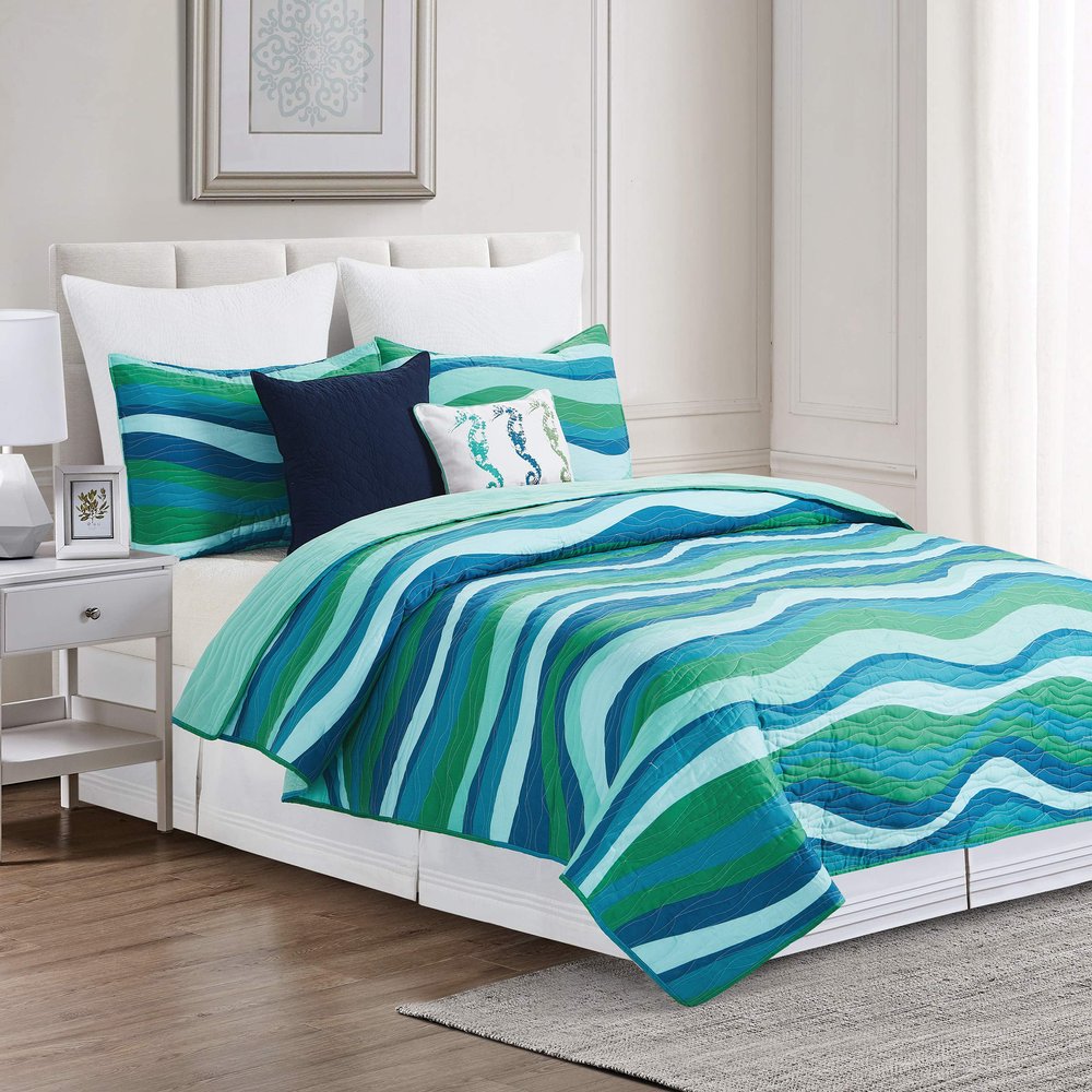 C&F Home Deep Blue Sea Waves King 3 Piece Quilt Set with 2 Shams All Season Reversible Lightweight Microfiber Summer Beach Ocean Coastal Bedspread Coverlet King 3 Piece Set Aqua