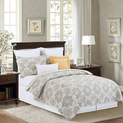 C&F Home Elaina Medallion Grey Full/Queen Quilt Set Machine Washable Cotton Quilt Set Full/Queen 3 Piece Set Grey