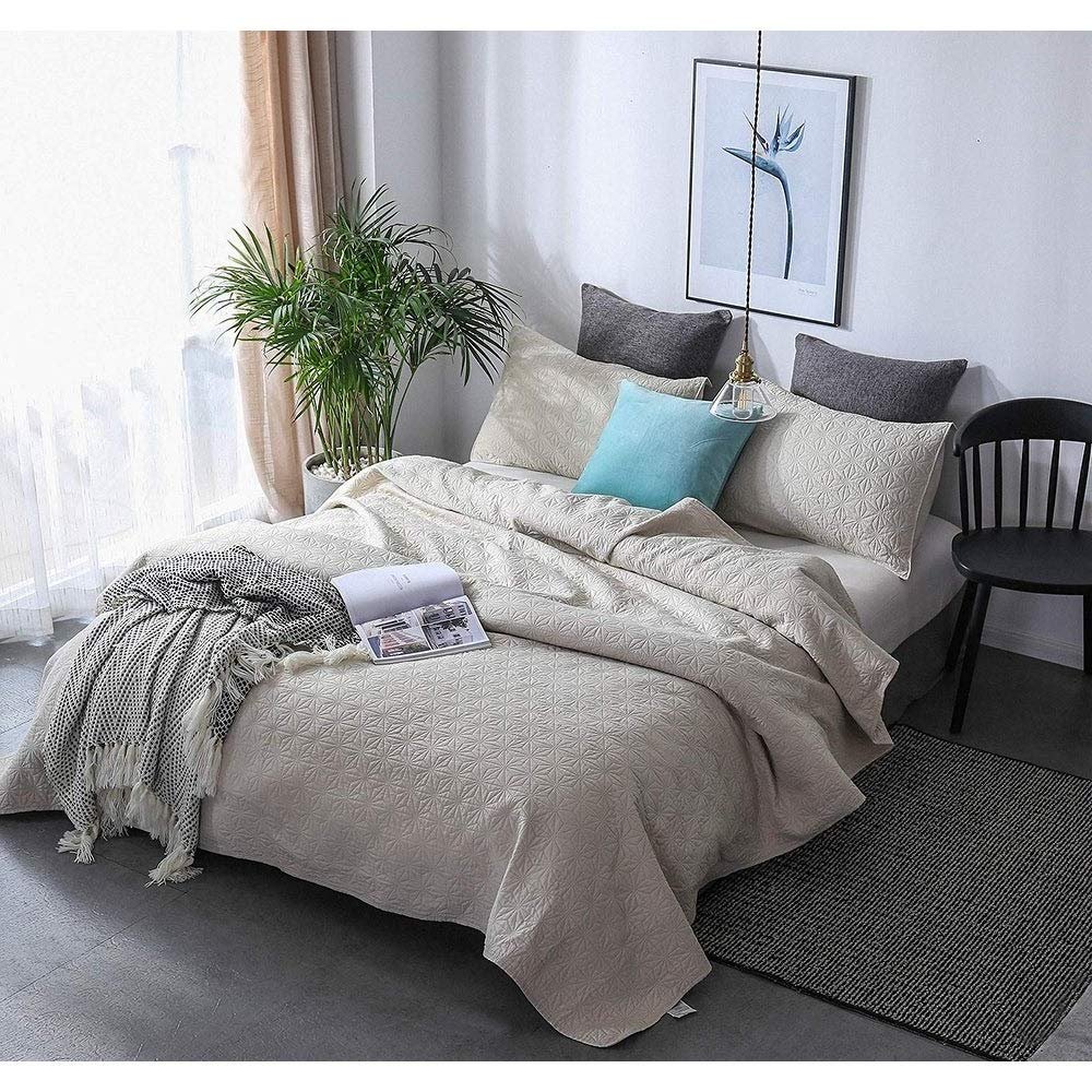 3pcs Casual Cozy Warm Soft Brushed Microfiber Beige Quilt Sets Queen Size | Beautiful Star Stitched Geometric Pattern Solid Color Luxury Bedding - Modern Lightweight Comfortable Coverlet Bedspread Set