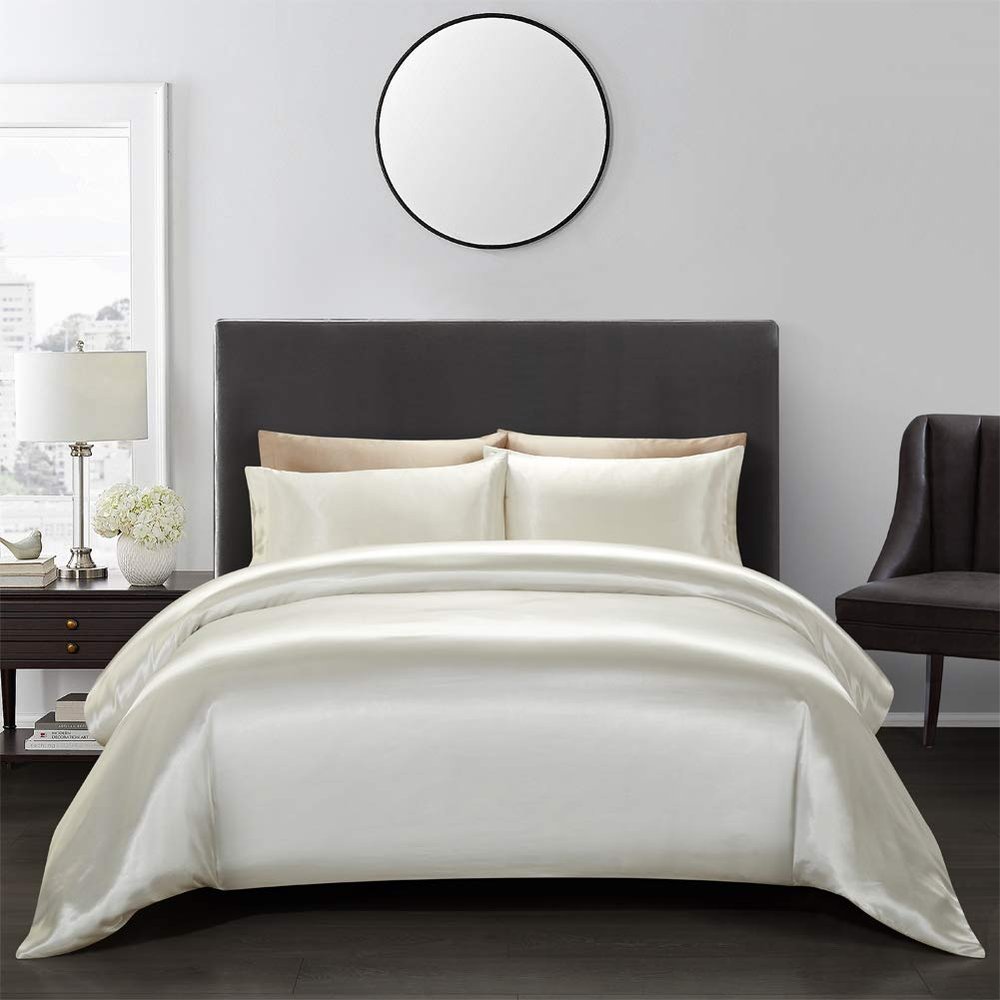 5 PC Satin Bedding Set Soft Silky Satin Bed Set with Zipper Closure & Corner Ties With 600 Thread Count 18'' Deep Pocket of Fitted Sheet (Duvet cover+Fitted+Flat+Pillowcases)Queen/Full ,Ivory