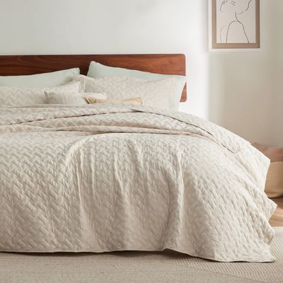 Bedsure Quilts King Size - Lightweight Bedspreads King Size with Basket Weave Pattern, Soft Quilt Bedding Set, Beige Comforter Set Coverlet for All Seasons with 2 Pillow Shams (106" x 96")