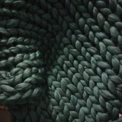 Chunky Knit Blanket,Warm and Comfortable Handwoven Throw Blankets,Giant Chenille Yarn Decorate Pet Bed Chair Cushion Carpet for Bedroom Home Decor