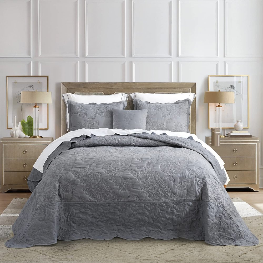 HZ & HY Oversized King Bedspread, Quilted Coverlet Bedding Set, Lightweight Thin Comforter, Reversible, Luxurious, 5 Piece, 100% Microfiber, Grey