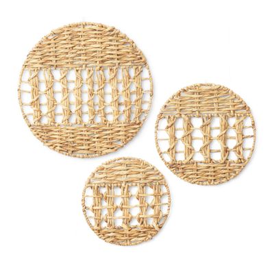 Artera Woven Wall Basket Decor - Set of 3 Oversized, Hanging Natural Wicker Seagrass Flat Baskets, Round Boho Wall Basket Decoration for Living Room or Bedroom, Unique Wall Art