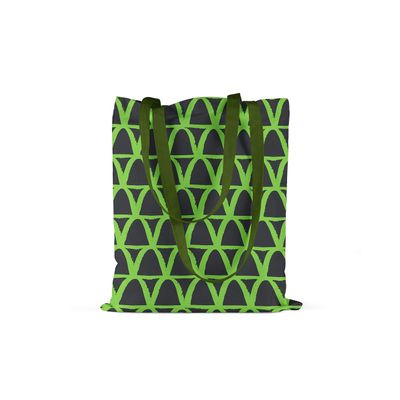 Bonamaison with Green Handles, Multicolor