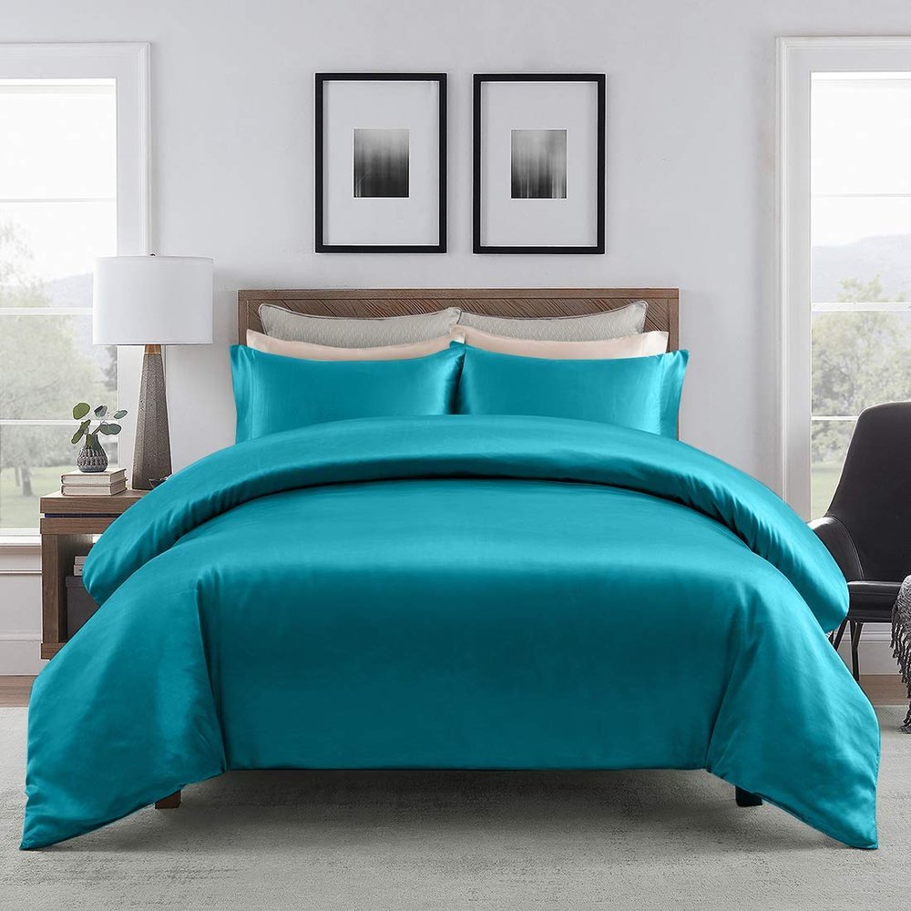 100% Satin 1 Piece Emerald Green Oversized King Size Satin Duvet Cover Set, High TC Silk Like Satin Bedding Set with Zipper & Corner Ties All Seasons Comforter Cover 4 Pillow Shams