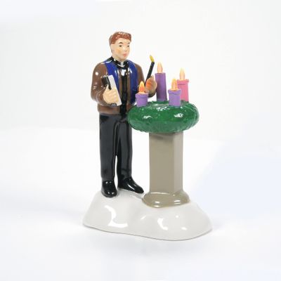 Department 56 Snow Village Accessories Lighting The Advent Wreath Lit Figurine, 3.66 Inch, Multicolor