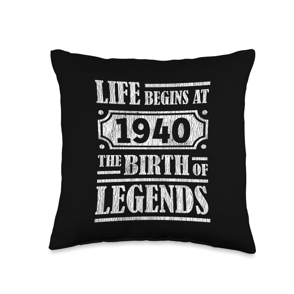 84 Year Old Life Begins 1940 Birth Of Legends 84th Birthday Throw Pillow