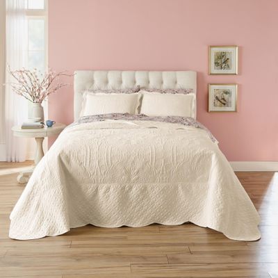 BrylaneHome Lily Damask Bedspread - King, White