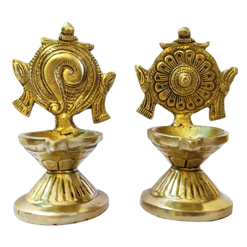 GURU JEE Brass Shankh and Chakra Diya for Puja Aarti Shankha Chakra Villaku Set of 2 Deepam Deepak Traditional Oil Wick Lamp Mandir Temple Home Decor Gifts Showpiece
