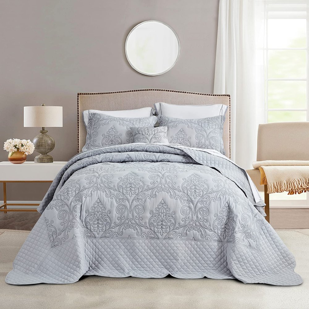 CHIXIN Oversized Bedspread Coverlet Set King Size - Lightweight Bedding Cover - Beautiful Stitching - 5 Piece Reversible Bedspread - Luxury Damask Paisley Pattern (King, Light Grey)