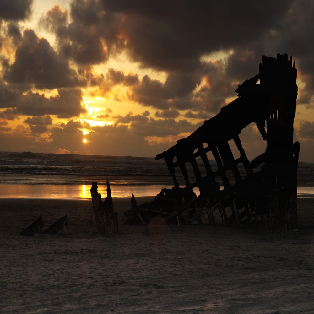 Coastal Ocean Peter Iredale Shipwreck at Sunset Photo Wall Art (Acrylic, 12x18)