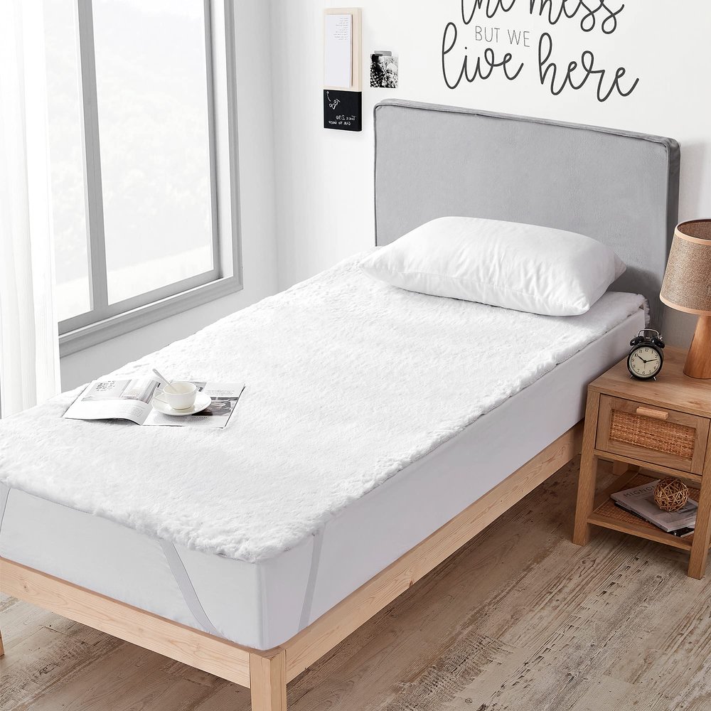 Chunky Bunny - Coma Inducer Twin Bed Topper - White