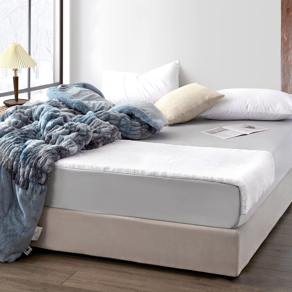 Chunky Bunny - Coma Inducer End of Bed King Topper - White