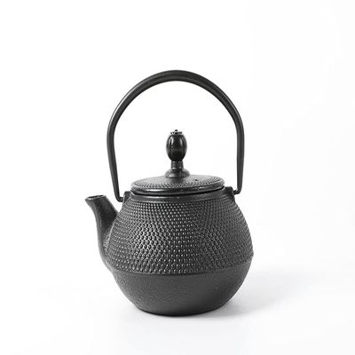 HAWOK Cast Iron Teapot with Stainless Steel Infuser (600ml/20oz)