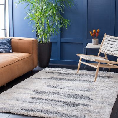 SAFAVIEH Area Rug 8x10 - Fontana Shag Collection - Large - Grey & Ivory, Modern Design, Non-Shedding & Easy Cleaning, Ultra Plush Thick Pile, Ideal for Living Room, Bedroom, Dining Space (FNT890F)