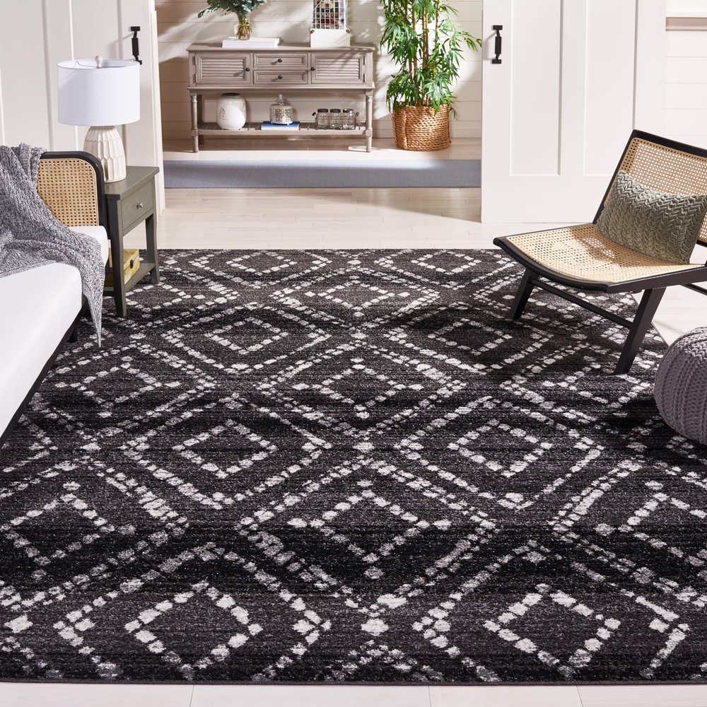 SAFAVIEH Area Rug 8x10 - Adirondack Collection - Large - Black & Ivory, Geometric Trellis Pattern, Non-Shedding & Easy Cleaning, Ideal for Living Room, Bedroom, Office, Dining Space (ADR131A)