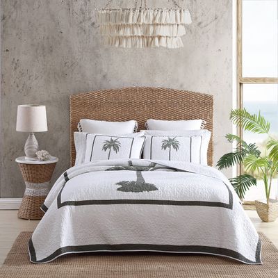 Tommy Bahama - Queen Quilt, Reversible Cotton Bedding, Breathable Bedding Set for All Seasons (Palm Island Green, Queen)