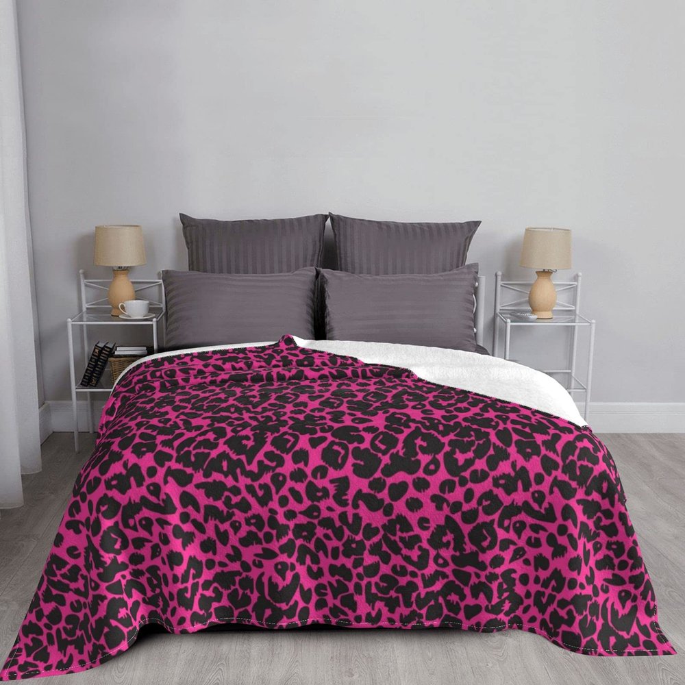 Cute Pink Leopard Print Flannel Fleece Throw Blankets Soft Microfiber Blanket for Sofa Bed Travel Bedroom Blanket 80"x60"