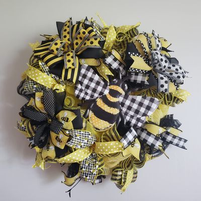 Bee wreath, Summer Bee Wreath, Bee Deco Mesh Wreath, Yellow and Black Wreath