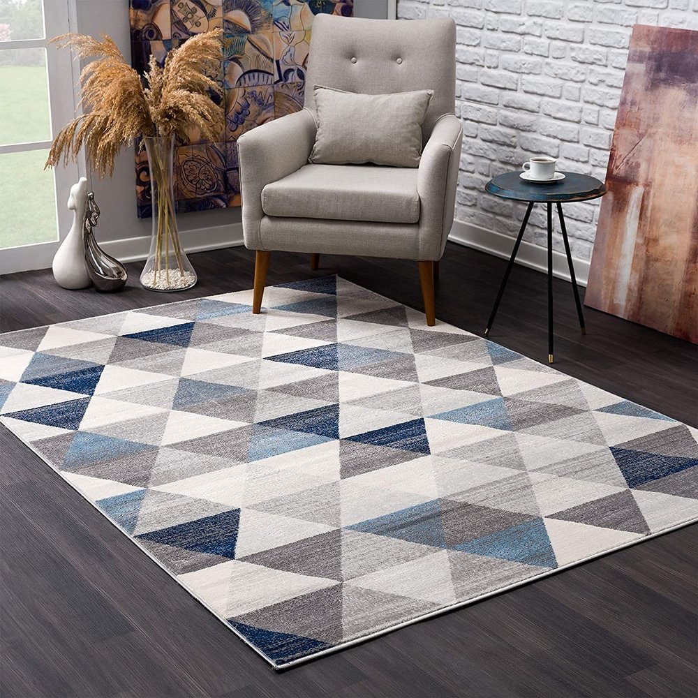 HomeRoots 100% Polypropylene 5 x 8 Navy Blue Geometric Diamond Area Rug