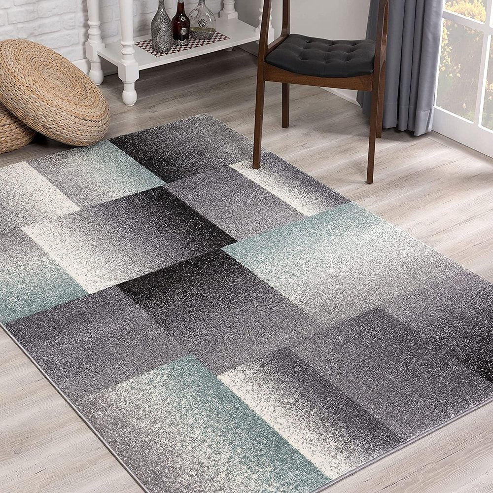 HomeRoots Grey 100% Twisted Polyester 4' x 6 Gray Modern Geometric Area Rug