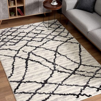 HomeRoots White Grey 100% Twisted Polyester 4 x 6 Gray and Black Modern Abstract Area Rug
