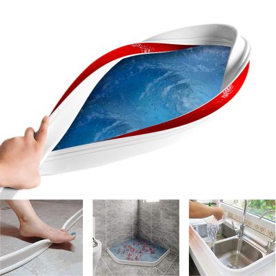 AWERQ Collapsible Shower Water Guard, Collapsible Threshold Water Dam,Water Dam Barrier Shower Threshold, Water Stopper Retention System Dry and Wet Separation for Bathroom Kitchen, White