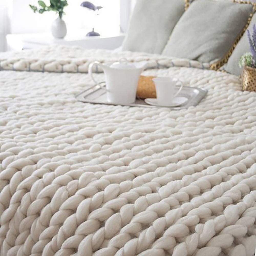 ADSEA Giant Yarn Chunky Blanket,Warm Luxury Handmade Chunky Knit Blanket,nap Blanket Throw for Bedroom Decor Chair Sofa Pet Mat Creamy-White 100x150cm(39x59inch)