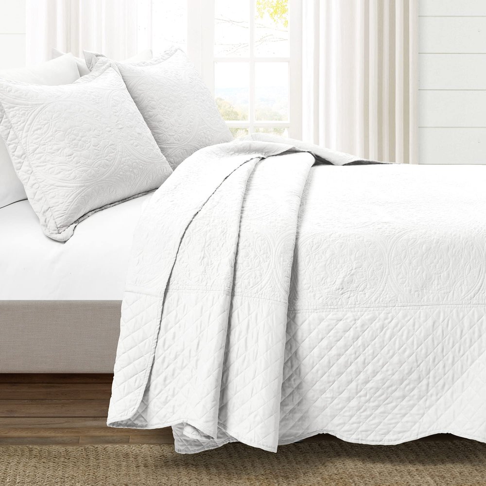 Lush Decor Medallion Scallop Embroidery Bedspread Queen Size 5 Piece Set White - White Bedding Set Queen Quilt - Lightweight Bedspreads with Pillowcases