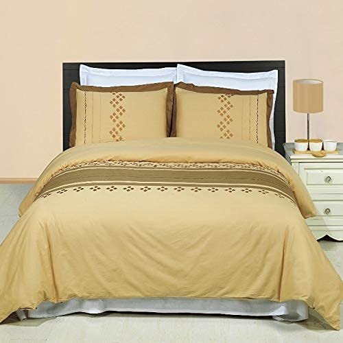 4PC Bedding Set- Duvet Cover and Duvet Insert Features Extra Warm Dobby Down Alternative Duvet Comforter Insert along with 100% Cotton Embroidered Lakewood Duvet Cover Set (Full/Queen, Soft Khaki)