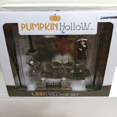 Pumpkin Hollow led 10 Piece Halloween Village Set