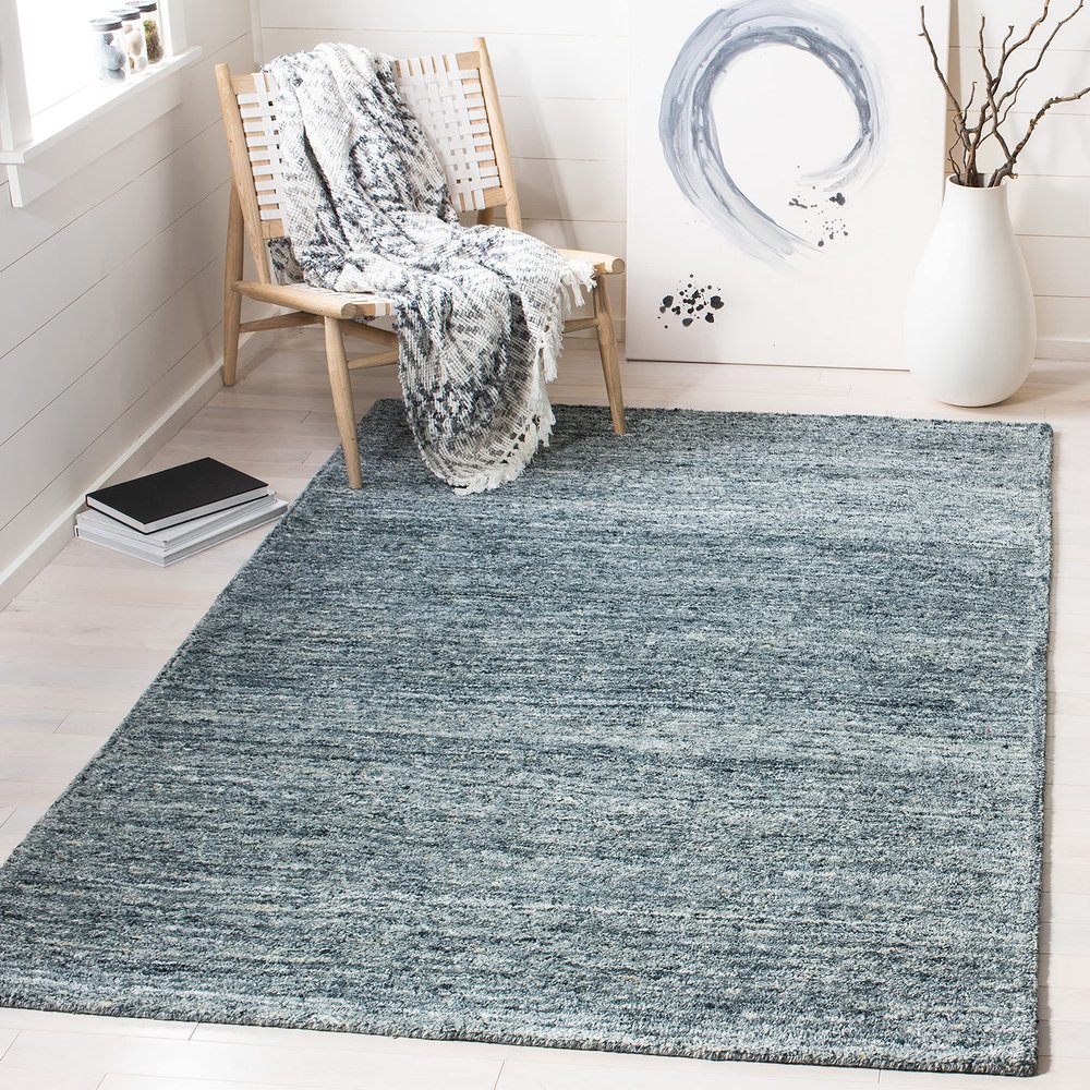 SAFAVIEH Himalaya Collection Accent Rug - 3' x 5', Blue & Gold, Handmade Wool, Ideal for High Traffic Areas in Entryway, Living Room, Bedroom (HIM413F)