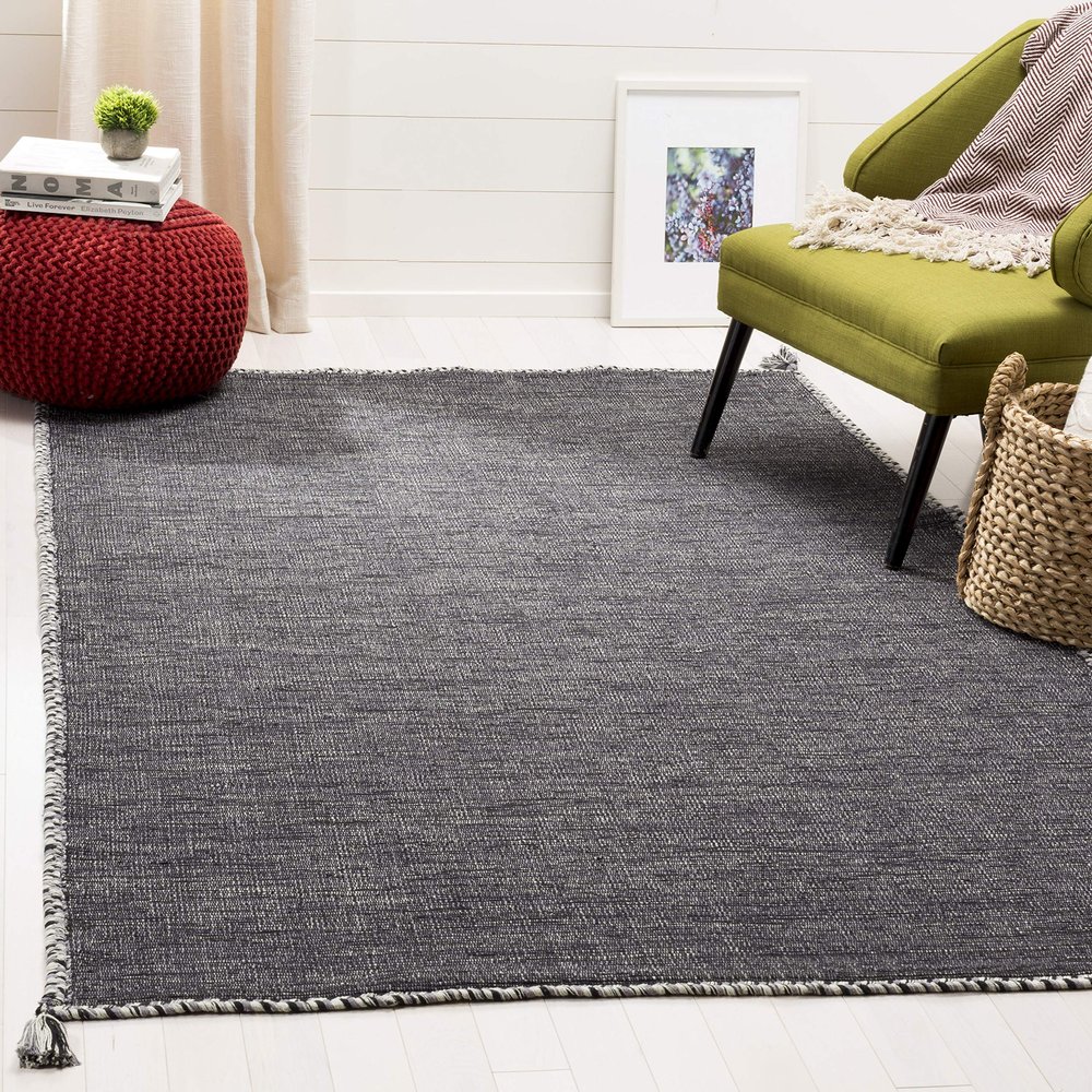 SAFAVIEH Montauk Collection Accent Rug - 4' x 6', Grey & Black, Handmade Flat Weave Cotton Corner Tassel, Ideal for High Traffic Areas in Entryway, Living Room, Bedroom (MTK150F)